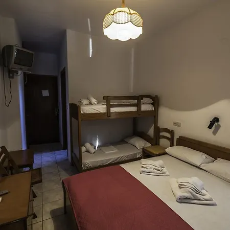 Irini Aparthotel *