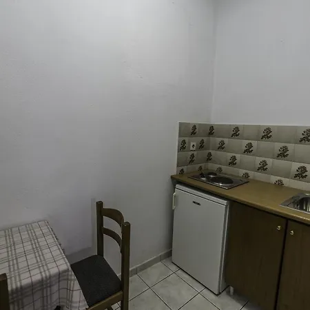 Irini Hotel apartamentowy *
