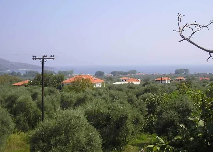 Irini アパートホテル